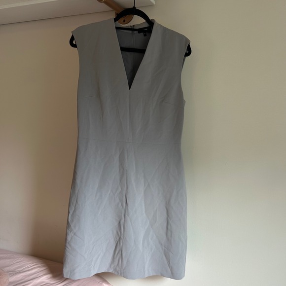 Theory Dresses & Skirts - Theory Sleeveless Sheath Dress Women's Size 10 V Neck Career Office‎ Minimalist